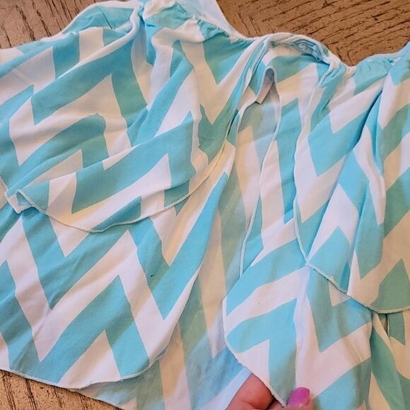 Blue and white crop top open back size small. - Picture 3 of 4